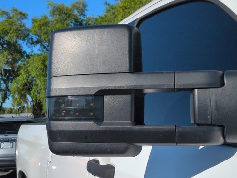 Used 2016 Toyota Tundra SR5 w/ SR5 Upgrade Package image 12