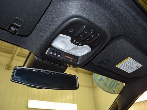 Used 2024 Chevrolet Colorado ZR2 w/ ZR2 Convenience Package III image 29