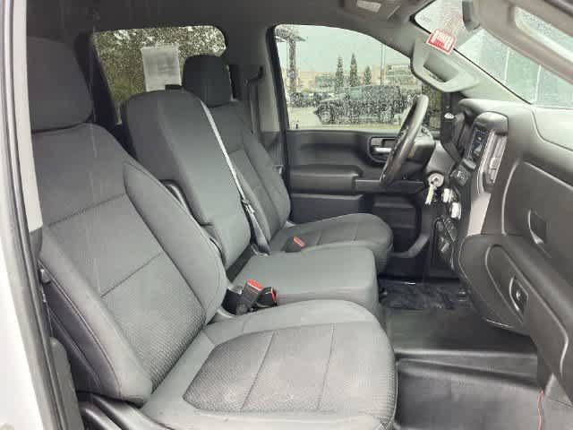 Used 2021 GMC Sierra 2500 4x4 Crew Cab w/ Gooseneck/5TH Wheel Package image 18