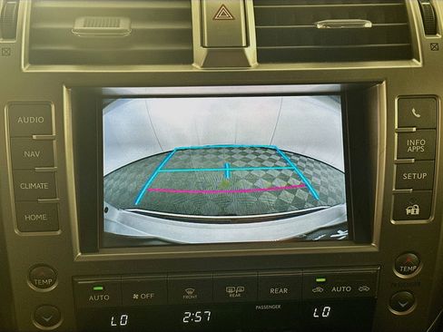 Used 2016 Lexus GX 460 w/ Premium Package AWD/4WD image 23