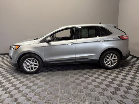 Used 2023 Ford Edge SEL w/ Convenience Package image 6