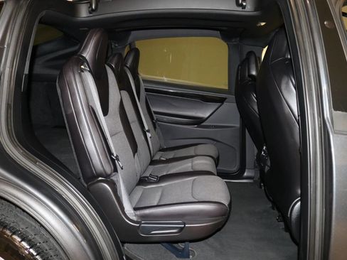 Used 2018 Tesla Model X 75D image 26