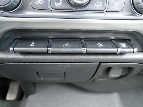 Used 2019 Chevrolet Silverado 3500 LT w/ LT Convenience Package image 18