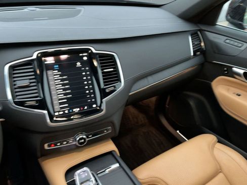Certified 2024 Volvo XC90 T8 Ultimate w/ Protection Package Premier image 28