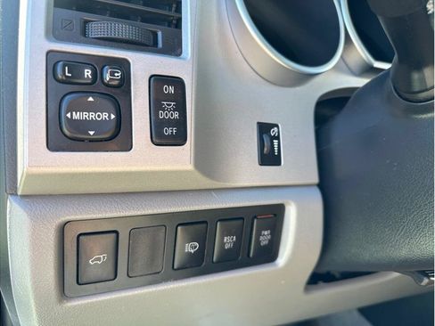 Used 2008 Toyota Sequoia Limited AWD/4WD image 29