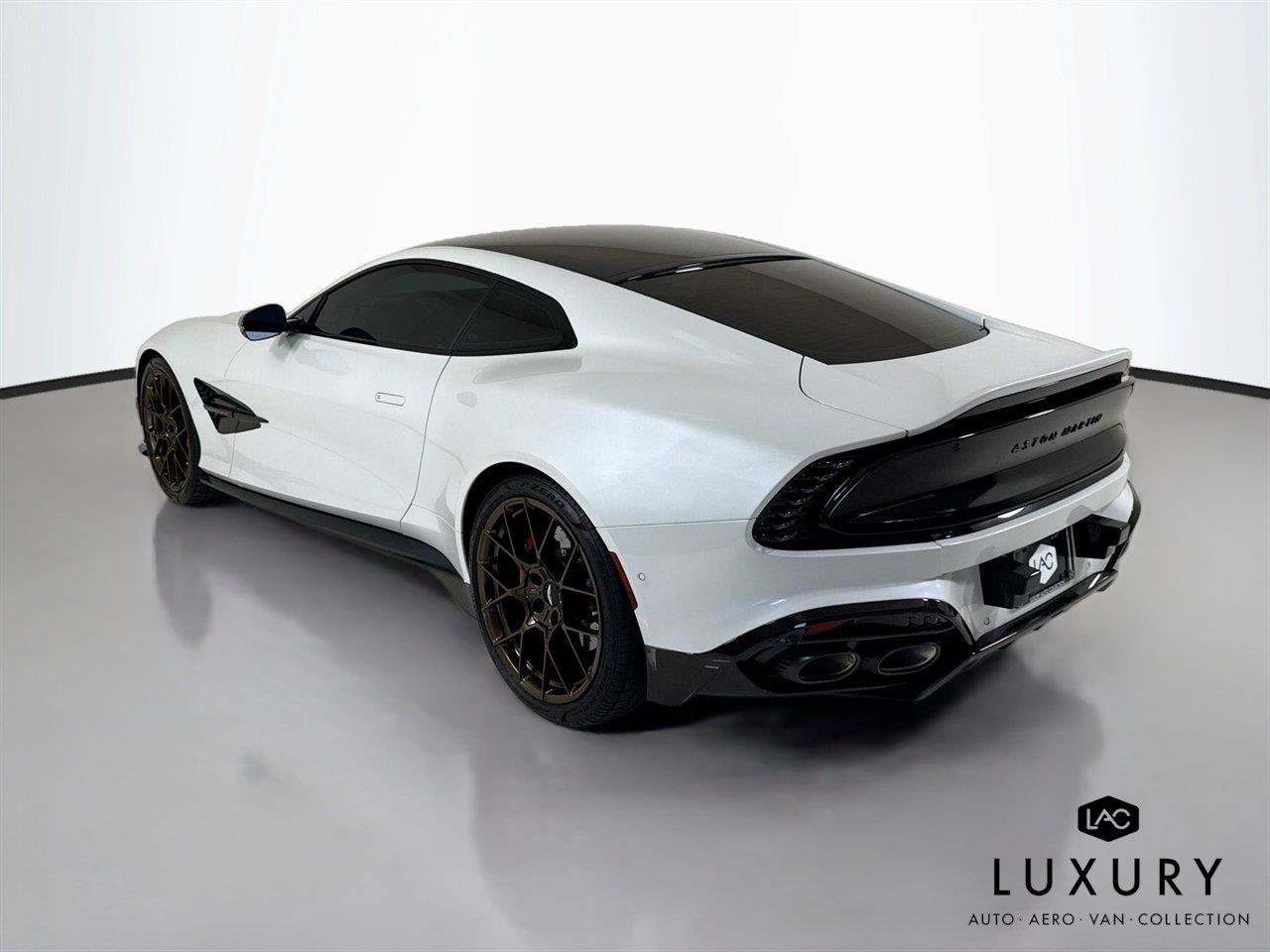 Used 2025 Aston Martin Vanquish RWD image 7