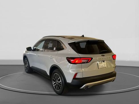 Used 2025 Ford Escape SE image 7