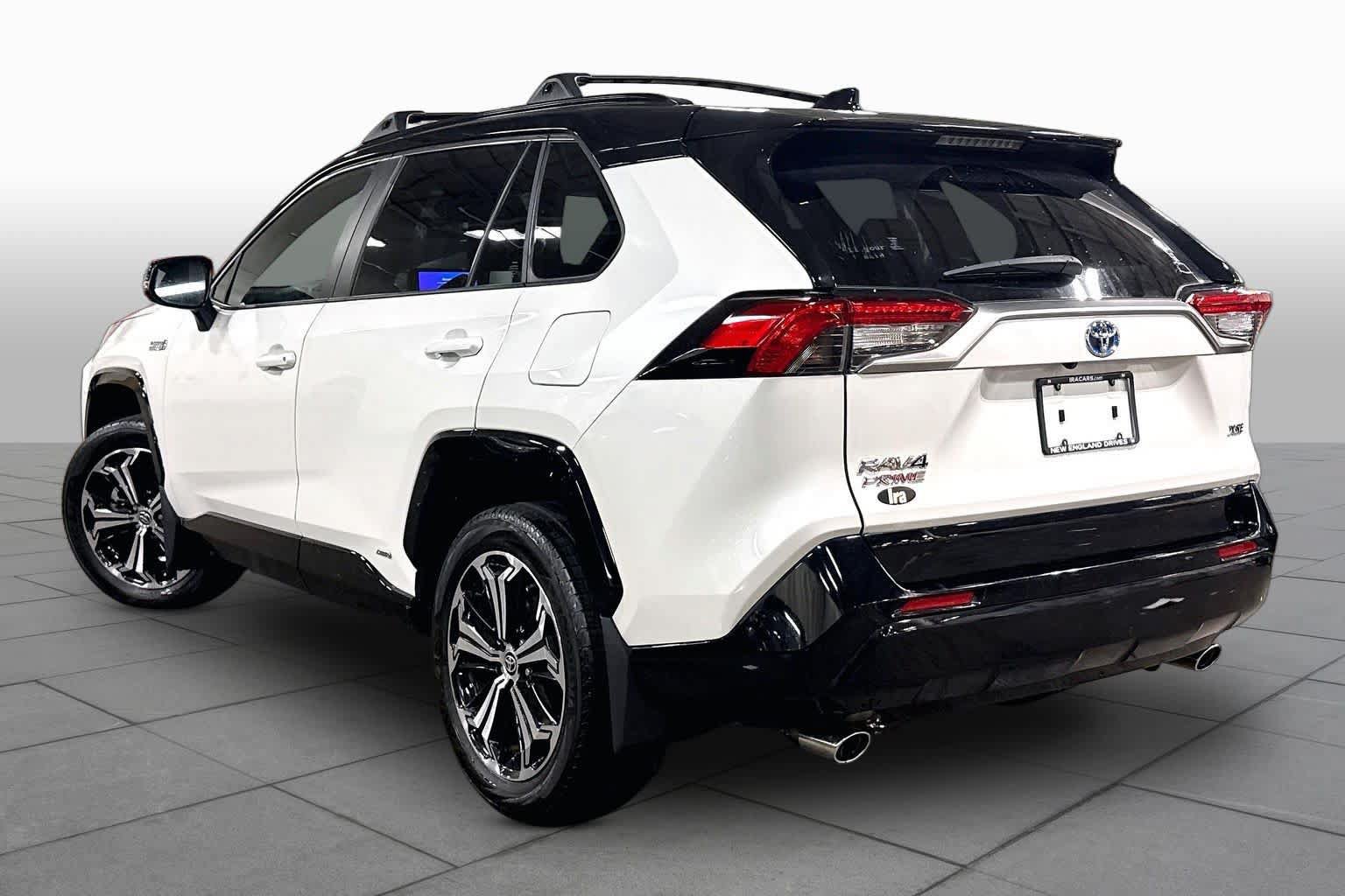 Used 2024 Toyota RAV4 XSE w/ Weather Package AWD/4WD image 12