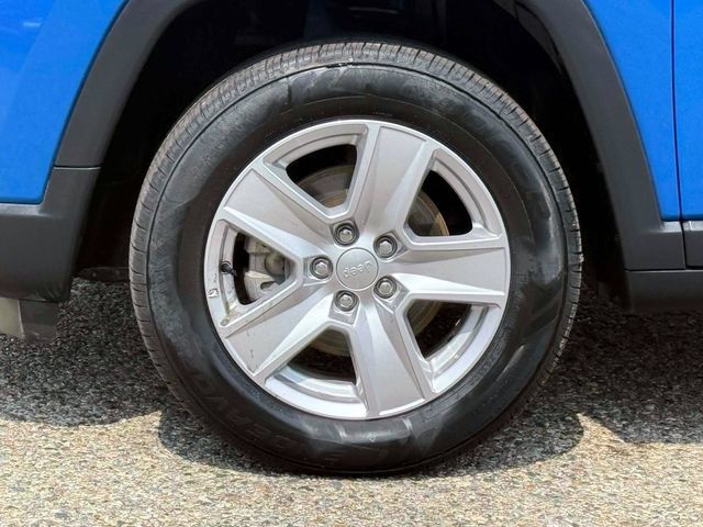 Certified 2022 Jeep Compass Latitude w/ Convenience Group AWD/4WD image 8