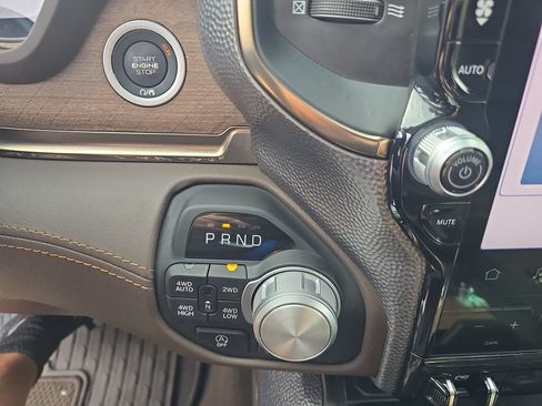 Used 2025 RAM 1500 Limited AWD/4WD image 26