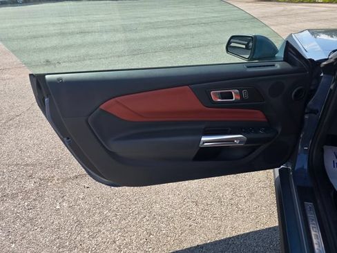 Used 2025 Ford Mustang GT Premium RWD image 9