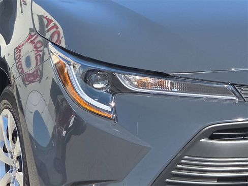 Certified 2025 Toyota Corolla LE image 9
