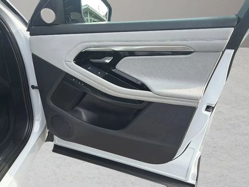 Used 2020 Land Rover Range Rover Evoque R-Dynamic S image 23
