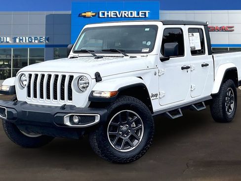 Used 2023 Jeep Gladiator Overland AWD/4WD image 3