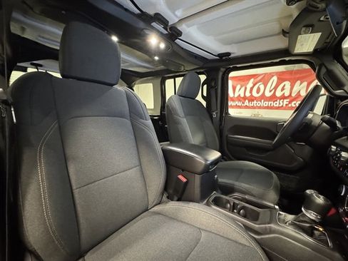 Used 2024 Jeep Wrangler Unlimited AWD/4WD image 12
