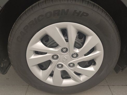 Used 2018 Hyundai Elantra SE w/ SE Connectivity Package 04 FWD image 31