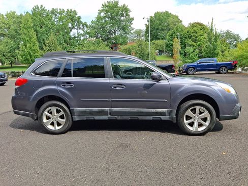Used 2014 Subaru Outback 2.5i Limited w/ Moonroof Package AWD/4WD image 7