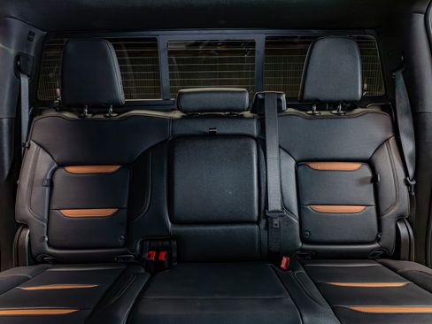 Used 2024 GMC Sierra 2500 AT4 w/ AT4 Premium Plus Package image 23