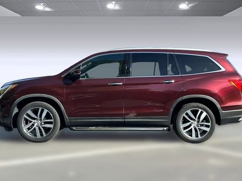 Used 2017 Honda Pilot Touring image 2