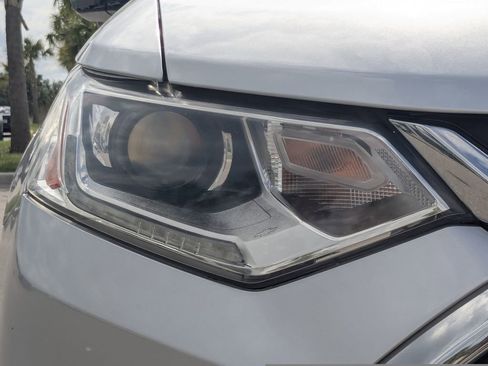 Used 2019 Chevrolet Traverse LT FWD image 10