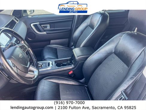 Used 2018 Land Rover Discovery Sport SE image 15