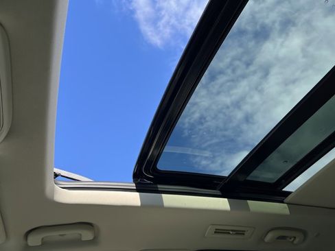 Used 2024 Cadillac XT6 Premium Luxury w/ Technology Package image 10