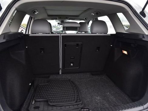 Used 2023 Volkswagen Taos SE w/ Panoramic Sunroof Package image 24