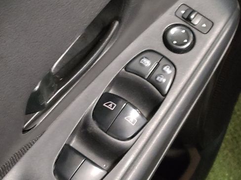 Used 2024 Nissan Kicks S FWD image 27