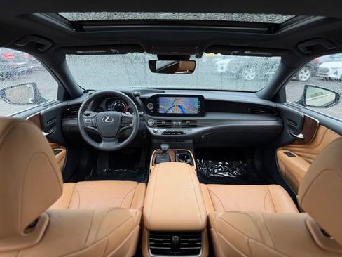 Certified 2021 Lexus LS 500 AWD w/ Accessory Package (Z2) image 20