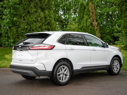 Used 2024 Ford Edge SEL image 5