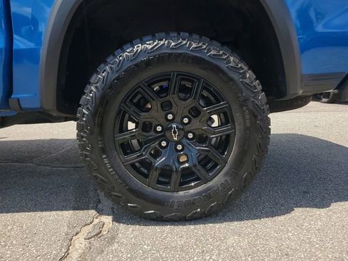 Used 2023 Chevrolet Colorado Trail Boss w/ Technology Package AWD/4WD image 11