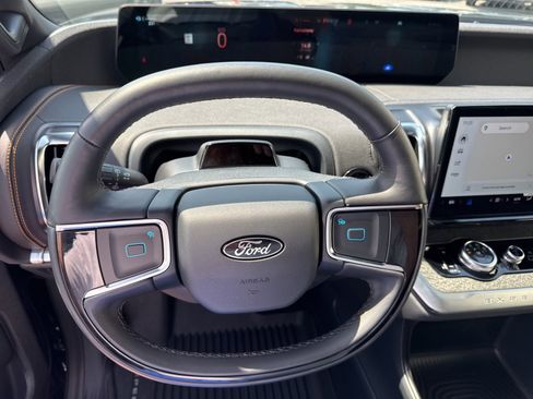 Used 2025 Ford Expedition Tremor AWD/4WD image 42