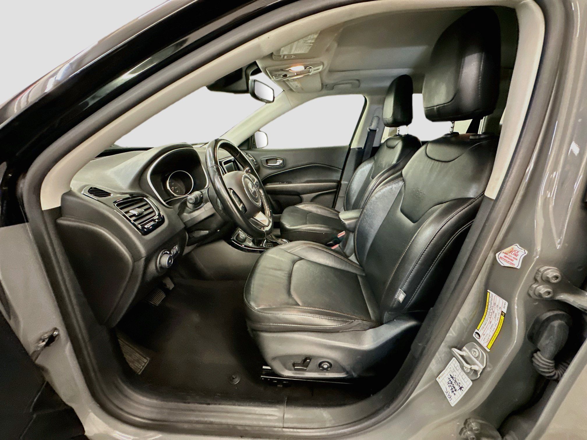 Used 2021 Jeep Compass Limited w/ Sun and Sound Group AWD/4WD image 13