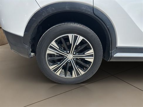 Used 2019 Mitsubishi Eclipse Cross AWD image 11