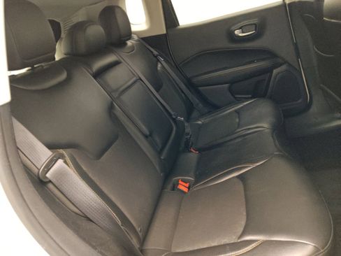 Used 2018 Jeep Compass Latitude w/ Popular Equipment Group FWD image 19