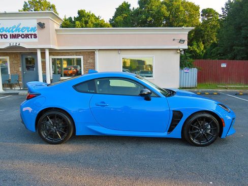 Used 2024 Toyota GR86 Premium RWD image 6