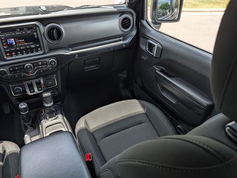 Used 2022 Jeep Wrangler Sport AWD/4WD image 11