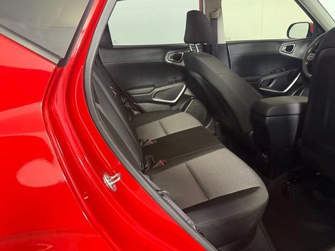 Used 2025 Kia Soul S FWD image 30