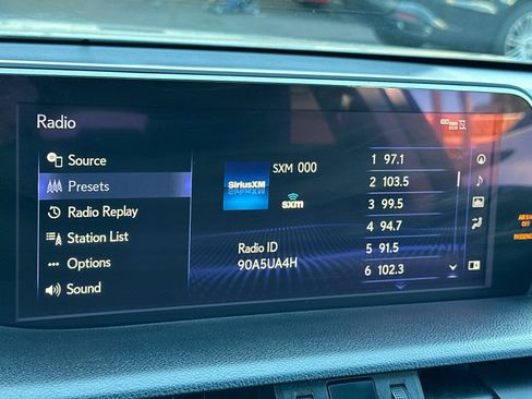 Used 2019 Lexus ES 300h image 19