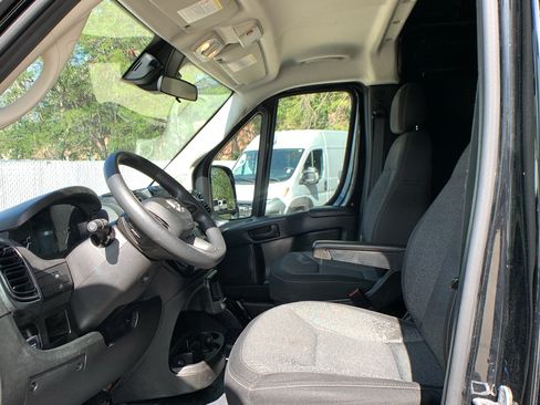 Used 2023 RAM ProMaster 2500 FWD image 9