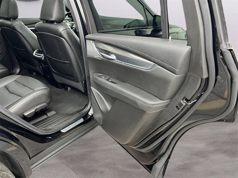 Used 2022 Cadillac XT6 Sport image 28