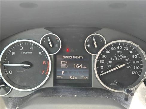 Used 2016 Toyota Tundra SR5 w/ SR5 Upgrade Package RWD image 10