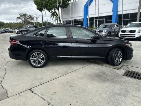 Used 2024 Volkswagen Jetta SE FWD image 37