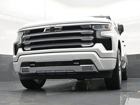 Used 2023 Chevrolet Silverado 1500 High Country w/ High Country Premium Package image 33