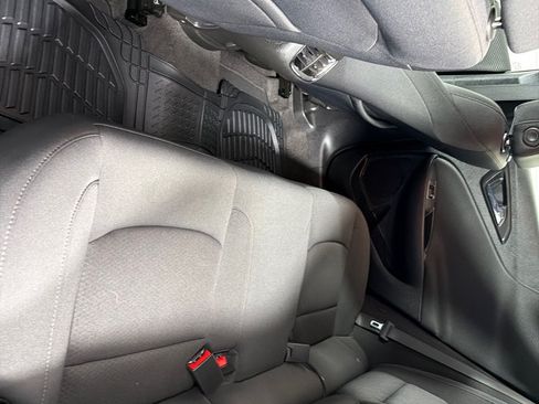 Used 2021 Chevrolet Malibu LT FWD image 18