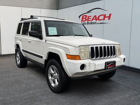 Used 2007 Jeep Commander Sport image 3