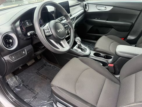 Used 2024 Kia Forte LXS FWD image 12