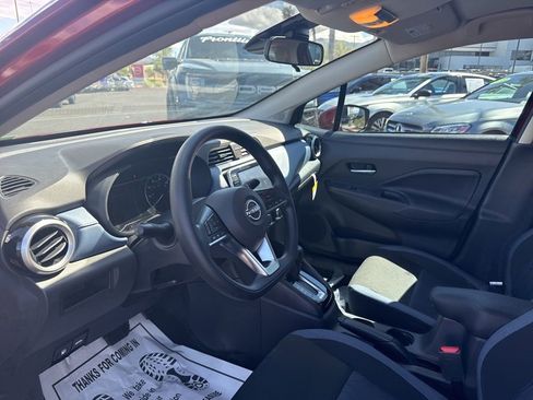 Used 2025 Nissan Versa SV w/ Trunk Package image 18
