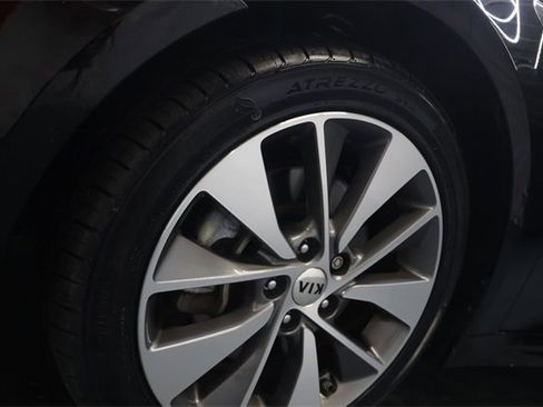 Used 2018 Kia Optima S w/ 18" Alloy Wheels Package image 39