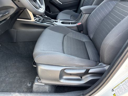 Used 2024 Toyota Corolla Cross AWD Hybrid image 19